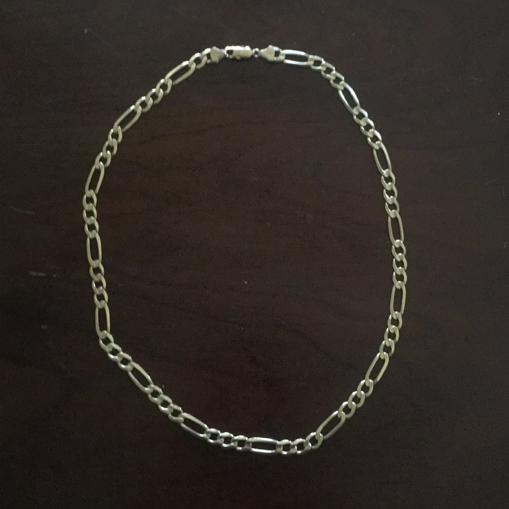 10k solid gold Figueroa necklace